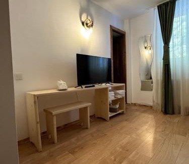 Arefu Hotel | Barlogul din Vidraru