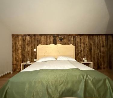 Arefu Hotel | Barlogul din Vidraru