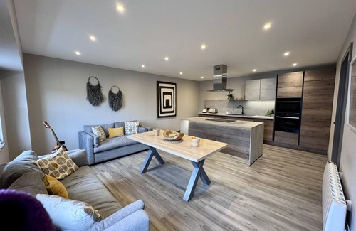 Kippen House | Barn, large entertainment space +hot tub, sleeps 6