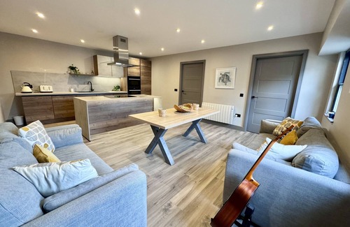 Kippen House | Barn, large entertainment space +hot tub, sleeps 6