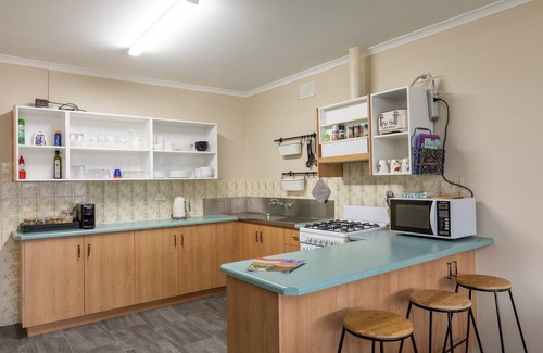 Penrice Cottage | Barossa Valley - Angaston -Complimentary bottle of wine on arrival