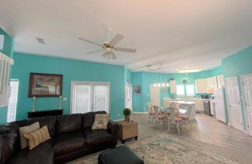 Fort Morgan House | Barton's Beach House-350 S Breakers