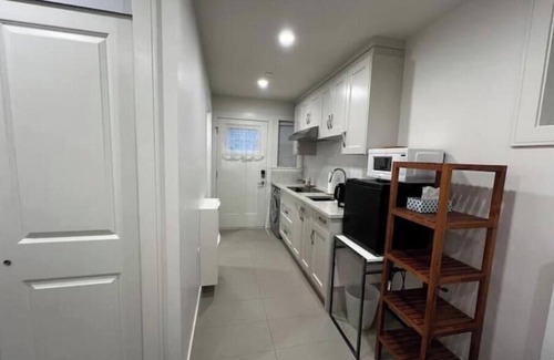 Arbutus Ridge Apartment | Basement Studio with Queen Bed