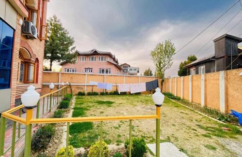 Srinagar House | Bashaw Residency Top Rated In Srinagar Only 6 Kms from Srinagar International Airport And Only 5 Kms From Srinagar Railway Station