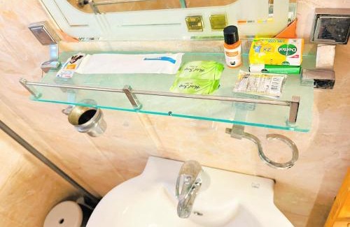 Srinagar House | Bashaw Residency Top Rated In Srinagar Only 6 Kms from Srinagar International Airport And Only 5 Kms From Srinagar Railway Station