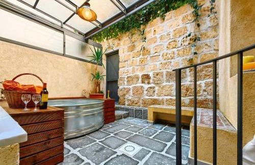 Palermo Apartment | Basso 61, Urban Oasis with Mini Pool and Courtyard