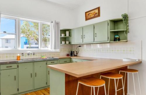 Batehaven House | Batehaven Coastal Home Near Corrigans Beach