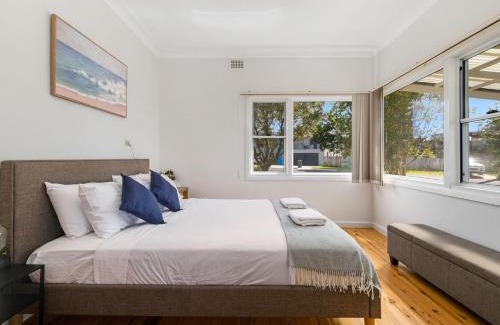 Batehaven House | Batehaven Coastal Home Near Corrigans Beach