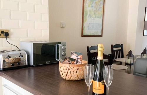 St. Mary's Park House | Battersea Wharf is a stunning 3 bedroom townhouse in the heart of Battersea