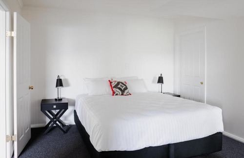 Battery Point Hotel | Battery Point Manor
