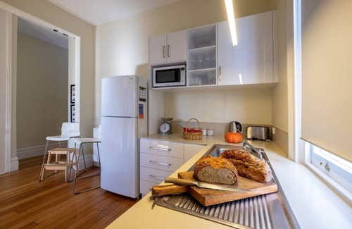 Battery Point House | Battery Point Village - Stunning Large Home
