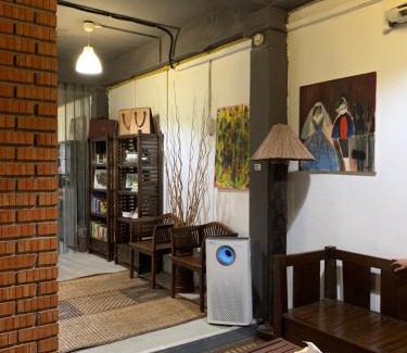 Kampung Lintang Bed & Breakfast | Batu Bata Guesthouse