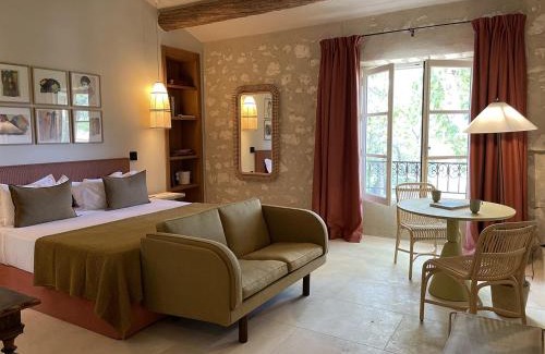 Les Baux-de-Provence Hotel | Baumanière - Les Baux de Provence