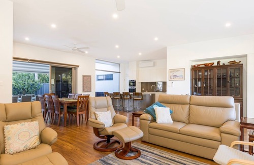 Callala Bay House | Bay Gem - Pet Friendly with Spa