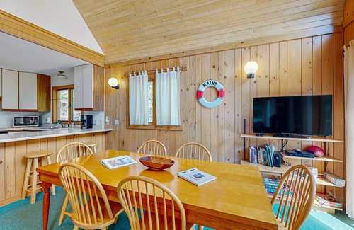Hancock House | Bay Home W/Beautiful Water Views, Rock Ledge Shoreline, Deck, Firepit & WiFi