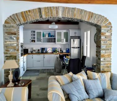 Kato Aprovatou House | Bay View