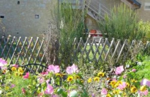 Juaye-Mondaye Cottage | BAYEUX, "Le Bonheur" gîte with private garden 15 minutes from the DDay beaches