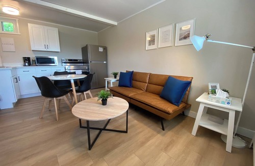 Bluewater Apartment | Bayfield Retreat 2 Pool HotTub Near Grand Bend & Lake Huron Pet Friendly