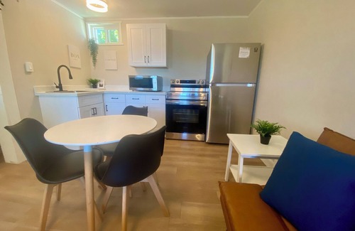 Bluewater Apartment | Bayfield Retreat 2 Pool HotTub Near Grand Bend & Lake Huron Pet Friendly