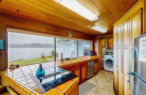 Bayshore House | Bayfront Home with Water Views, Free WiFi, and Firepit - Near Town & Beaches
