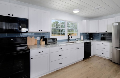 Fort Morgan Cottage | Bayfront Property - Sunsets, Fishing, Wildlife Viewing