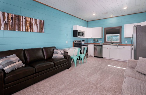 Fort Morgan Cottage | Bayfront Vacation! Enjoy amazing sunsets, wildlife viewing, and fishing.