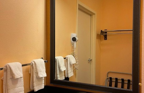 Chambersburg Hotel | Baymont by Wyndham Chambersburg