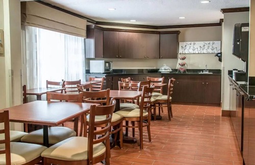 Flat Rock Hotel | Baymont by Wyndham Flat Rock
