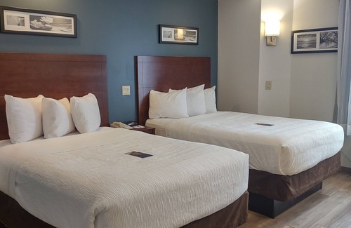 Flat Rock Hotel | Baymont by Wyndham Flat Rock