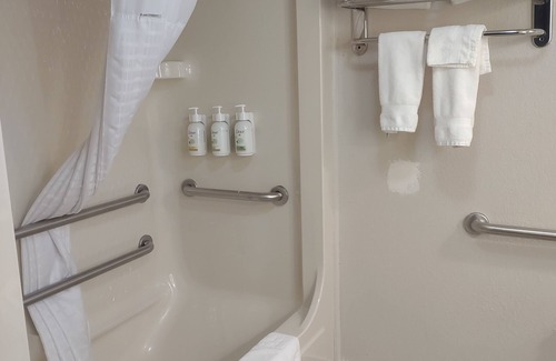 Flat Rock Hotel | Baymont by Wyndham Flat Rock