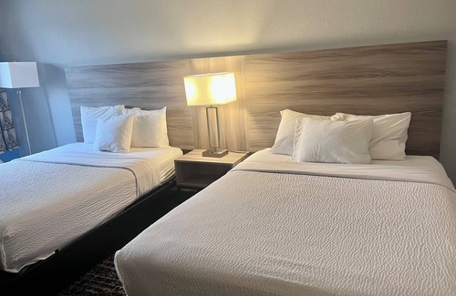 Southport Hotel | Baymont by Wyndham Indianapolis South