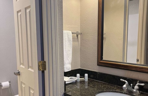 Southport Hotel | Baymont by Wyndham Indianapolis South