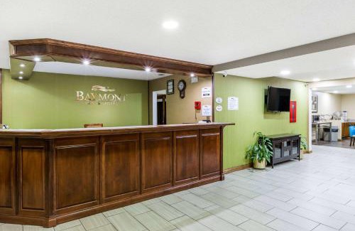 Hillview Hotel | Baymont by Wyndham Louisville South I 65