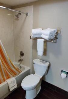 Kreole Hotel | Baymont by Wyndham Moss Point