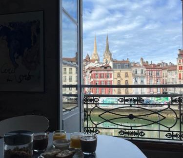 Bayonne Apartment | Bayonne centre Grand appartement sur les quais