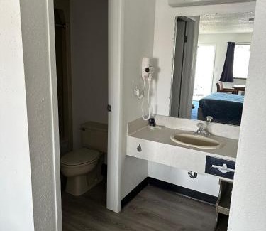 St Ignace Hotel | Bayside Inn