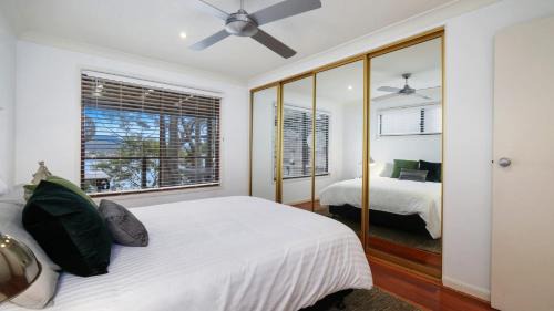Pretty Beach House | 'Bayside Retreat' by HolidayCo