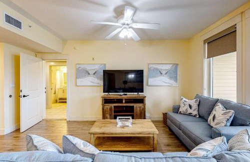 Baytowne Wharf Apartment | Baytowne Wharf Observation Point North 458 and 460 combo
