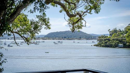 Killcare House | 'Bayview at Hardys Bay' by HolidayCo