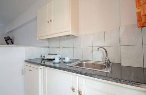 Amoudi Apartment | Baywatch 5 right on the water