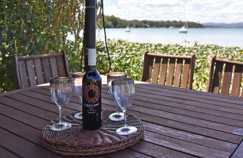 Silverwater House | Baywatch Waterfront Lake Retreat with Private Jetty at Silverwater Lake Macqaurie