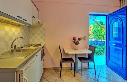 Agios Dimitrios Apartment | bbq, backyard, Of Amoudara, full Kitchen, parking-3