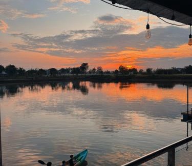 Batam Villa | BBQ,Canoe,KTV, Port Pickup Included