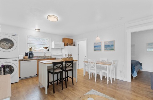 Seaview House | BBQ, Fenced Yard, Game Room, Boat Parking -Krakens