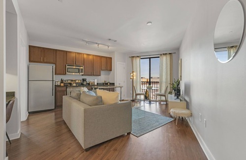 Sobro Apartment | Be in the Center of it all in the Gulch!