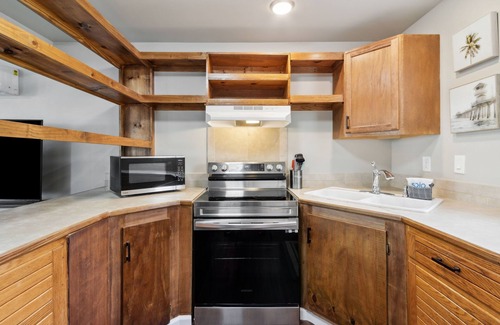 Ocean Cay Apartment | Beach 5 Villas - Immaculate 300 steps from the Ocean