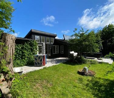 Holloselund House | Beach And Forest Close To Tisvilde House