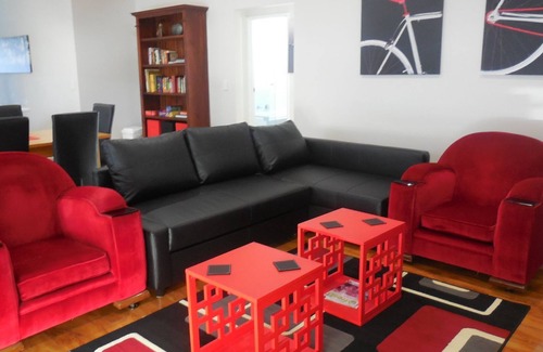 Innaloo Villa | Beach and shops at Karrinyup close to Perth