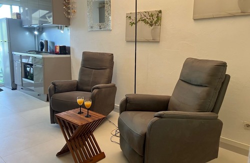 L'Autre-Bord Apartment | Beach at 100m▪ Sea view▪ Apartment classified 3*quiet▪ garden with trees▪1 bedroom