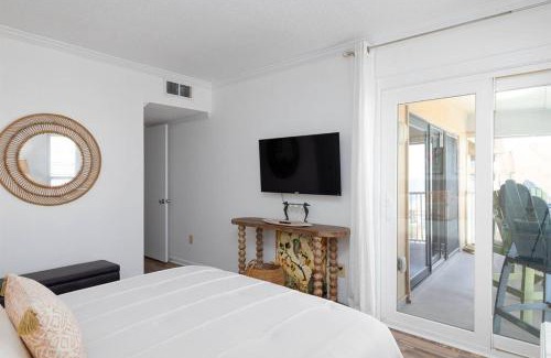 Sneads Ferry Apartment | Beach Blessing - Oceanfront Pool Balcony